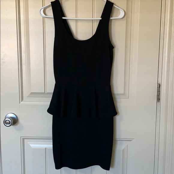 Little black dress - Picture 1 of 3